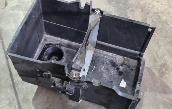 Ford Grand C-MAX Battery box tray AM5110723AD