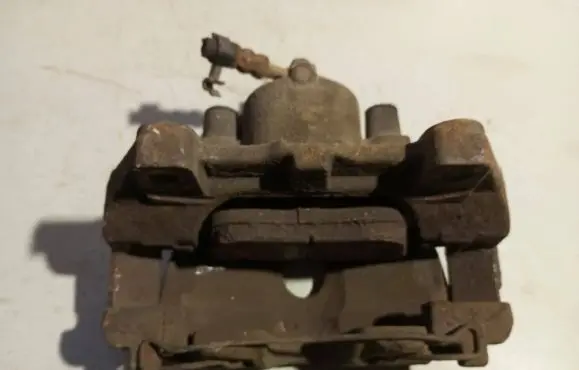 Opel Zafira B Front brake caliper