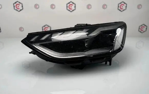 Audi A4 S4 B9 8W Headlight/headlamp 8W0941033D