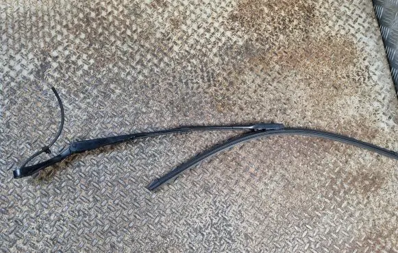 Tesla Model Y Windshield/front glass wiper blade 150705400A 682277111 150705500A