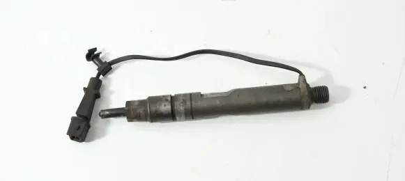 Audi A4 S4 B5 8D Fuel injector 028130201J