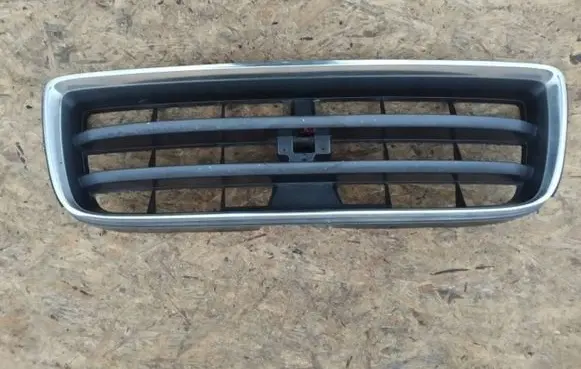 Subaru Forester SG Front bumper upper radiator grill ddddd