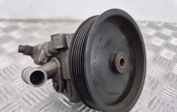 Mercedes-Benz E W212 Power steering pump A0064666801