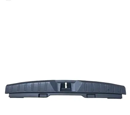 Trunk/boot sill cover protection