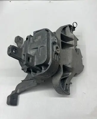 Engine mount bracket