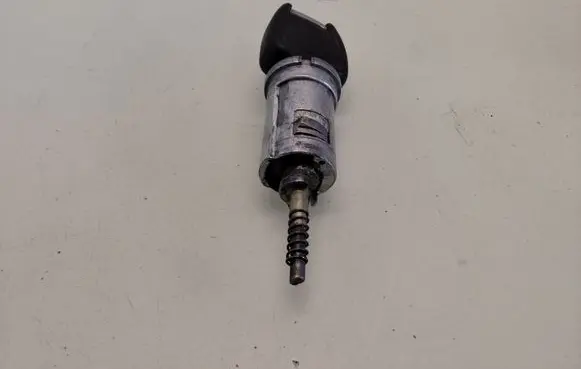 Opel Zafira A Ignition lock 13107754