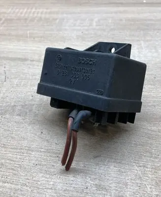 Citroen Xsara Glow plug pre-heat relay 0281003005