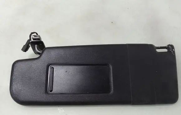 Volkswagen Golf V Sun visor