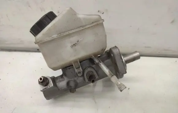 Volvo XC90 Master brake cylinder 8683272