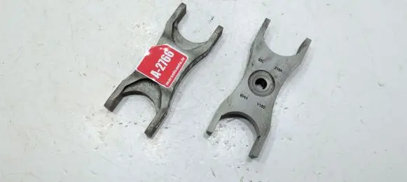 Volkswagen PASSAT B7 Fuel Injector clamp holder 03L216A