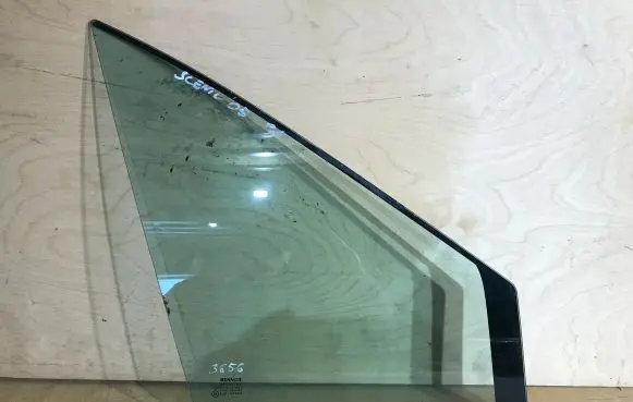 Renault Scenic II - Grand scenic II Front door vent window glass four-door 