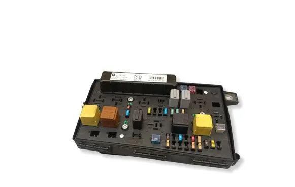 Opel Zafira B Fuse module 13206745