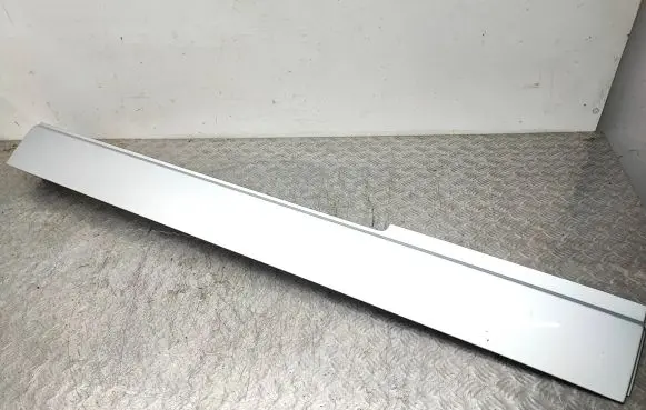 Volkswagen Transporter - Caravelle T5 Sliding door rail trim 7H3843766G