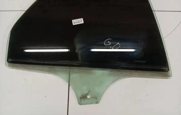 Ford Focus Rear door window glass As2