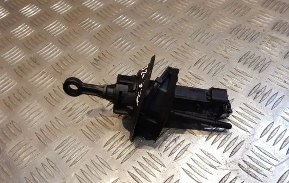 Clutch slave cylinder