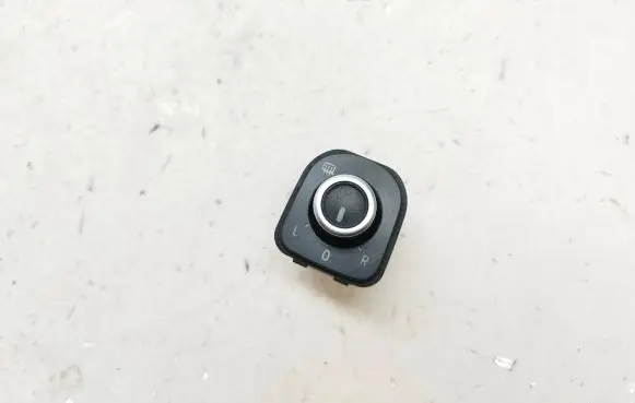 Volkswagen PASSAT CC Wing mirror switch 3C8959565C