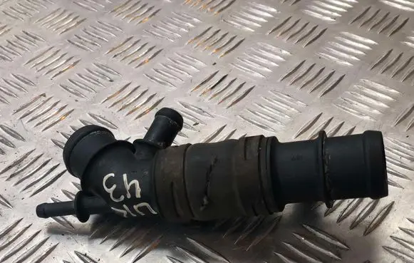 Audi TT Mk1 Engine coolant pipe/hose 323220
