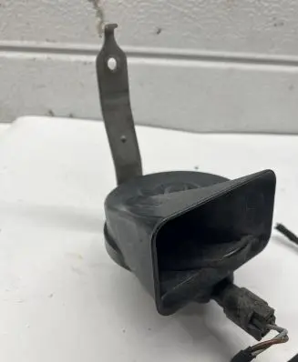 BMW 7 E65 E66 Horn signal 55306