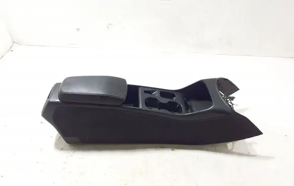 Volvo XC40 Armrest 31469010