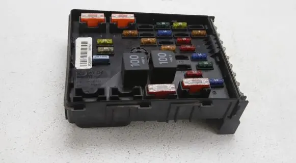Volkswagen PASSAT B6 Fuse module 3C0937125