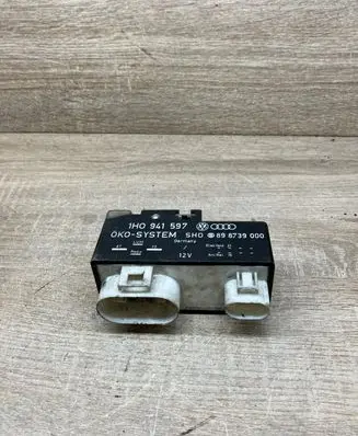 Volkswagen Golf III Coolant fan relay 1H0941597 898739000