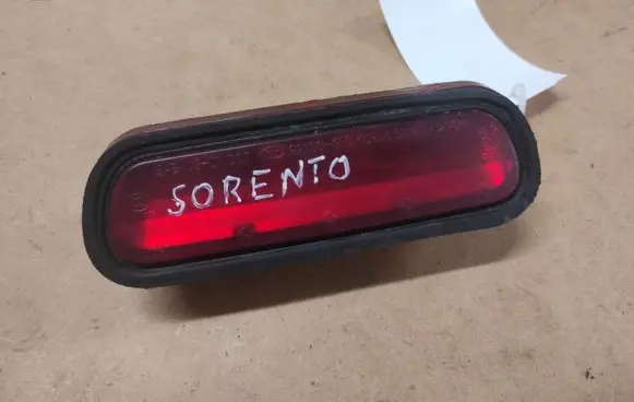 KIA Sorento Third/center stoplight 927003E0
