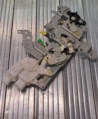 Mazda 5 Sliding door lock 