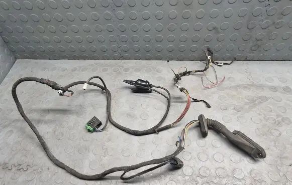 BMW 7 E38 Front door wiring loom 8382138