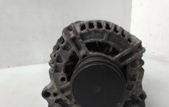 Skoda Octavia Mk2 (1Z) Generator/alternator 06F903023F