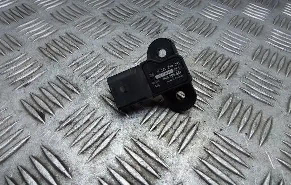 Volkswagen PASSAT B6 Air pressure sensor 0261230031 06B906051