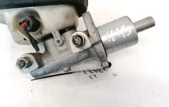 Chrysler 300 - 300C Master brake cylinder