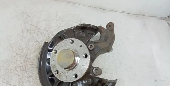 Volkswagen Golf VII Rear wheel hub spindle/knuckle 