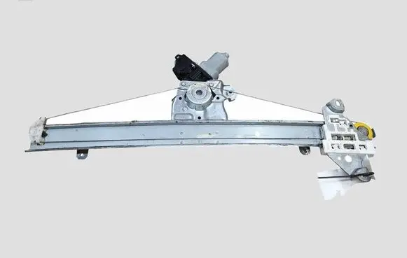 Nissan Leaf I (ZE0) Front door window regulator with motor 807303NA1A