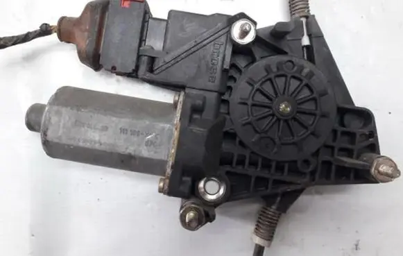 Peugeot 406 Front door window regulator motor 0130821674 111169-xxx