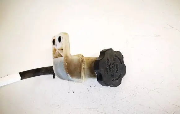 Brake fluid reservoir