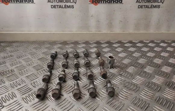 Nuts/bolts