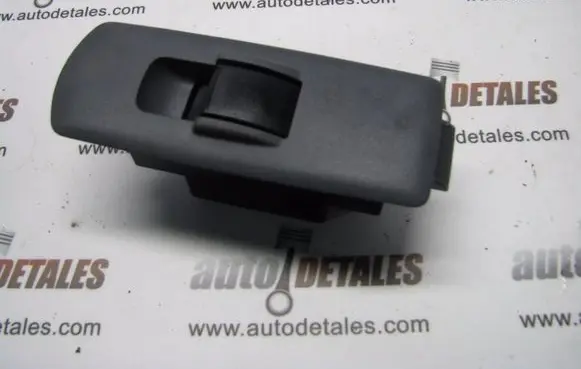 Mitsubishi Colt Electric window control switch MR587944