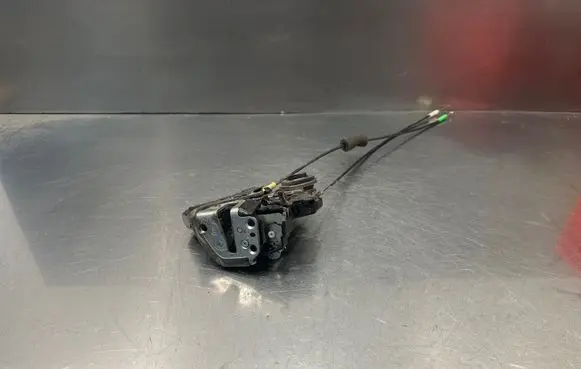 Suzuki Grand Vitara II Rear door lock 3401118155