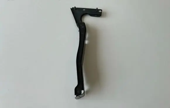 Audi A5 8T 8F Fender mounting bracket 8T0821136G