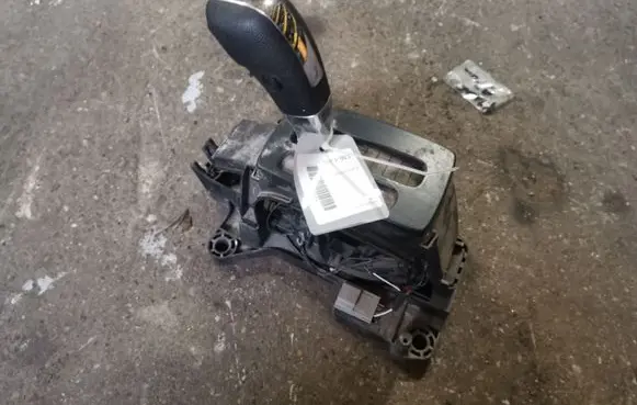 Ford Fusion Gear shifter/selector