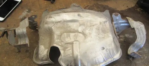 Mercedes-Benz CLS C218 X218 Heat shield in engine bay A2761401034