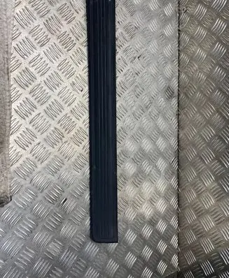 Honda CR-V Front sill trim cover 84202swaa