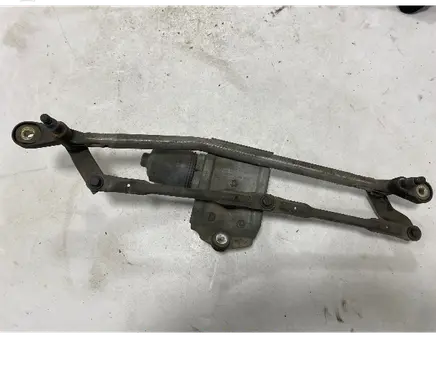 Front wiper linkage and motor