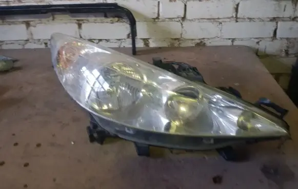 Peugeot 207 CC Headlight/headlamp 89900879