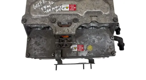 Voltage converter inverter