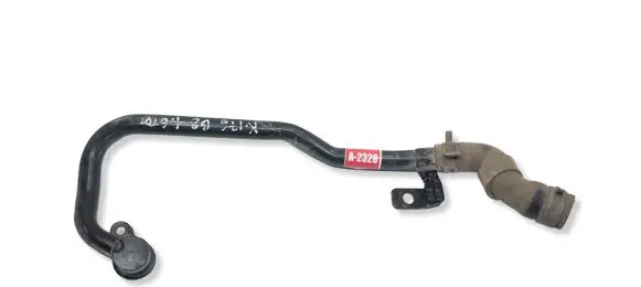 Volkswagen PASSAT B8 Engine coolant pipe/hose 04L121065AJ