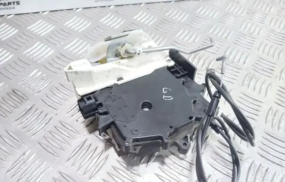 Mitsubishi Lancer VIII Rear door lock