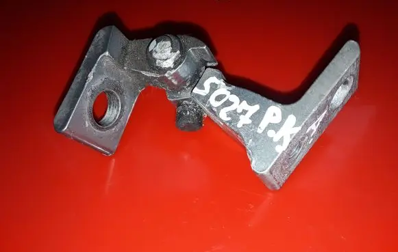 Audi A8 S8 D4 4H Front door lower hinge 4H0831401A