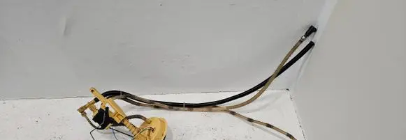 BMW 3 E90 E91 Fuel level sensor 6763888