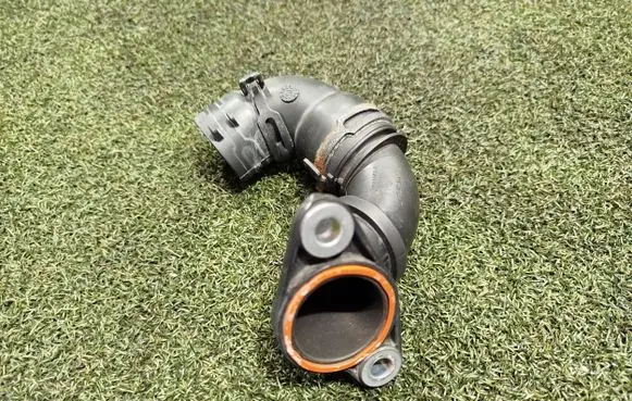Renault Trafic III (X82) EGR valve line/pipe/hose 147134852R P1001668